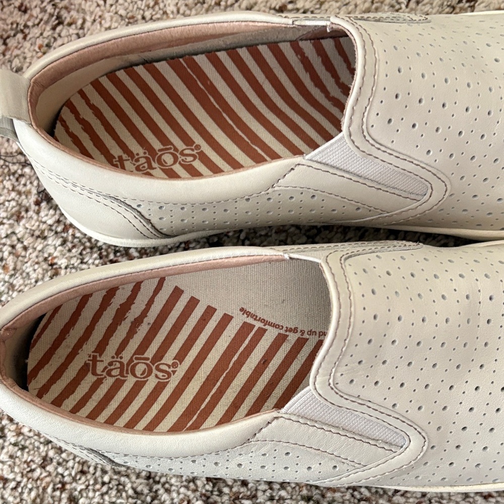Taos Cream Color Loafers - Picture 2 of 4